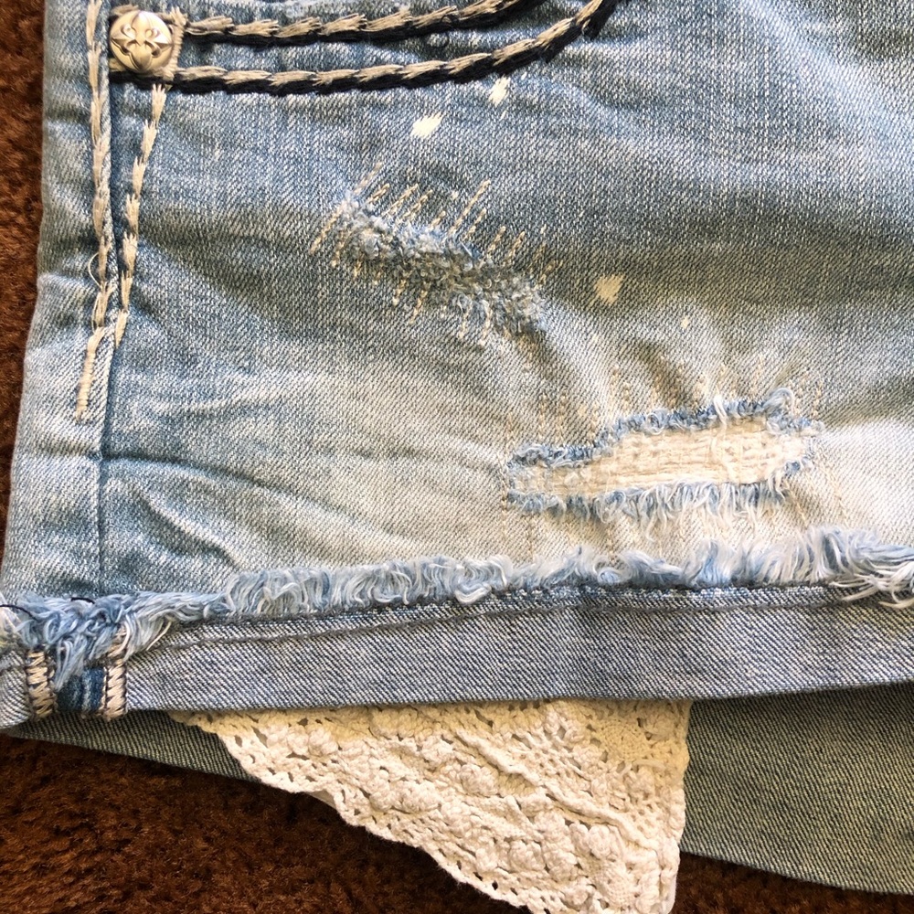 Shorts - Picture 2 of 5